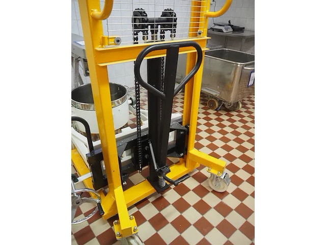 Nn lifting and weighing machine for bowls - afbeelding 2 van  11