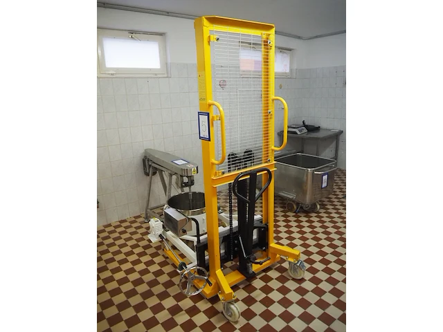 Nn lifting and weighing machine for bowls - afbeelding 1 van  11