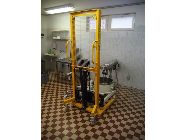 Nn lifting and weighing machine for bowls - afbeelding 4 van  11