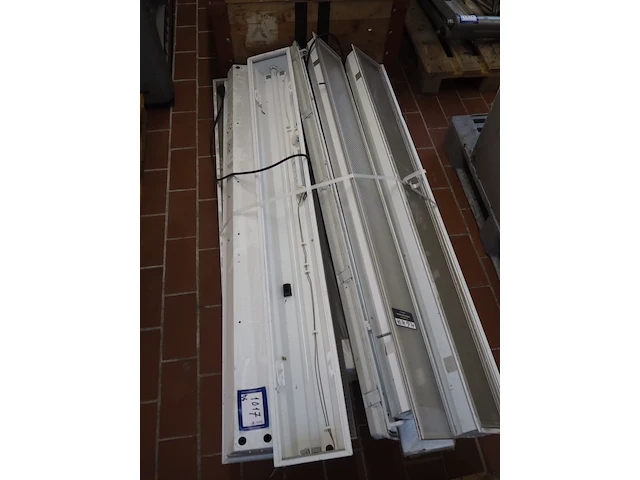 Nn light fixtures and ceiling tiles - afbeelding 10 van  15