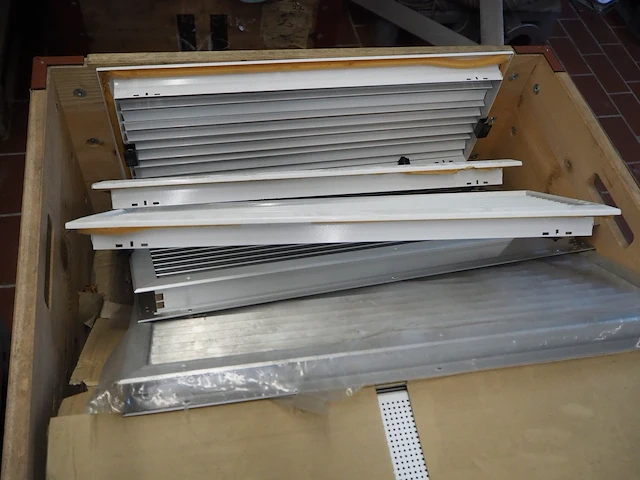 Nn light fixtures and ceiling tiles - afbeelding 12 van  15