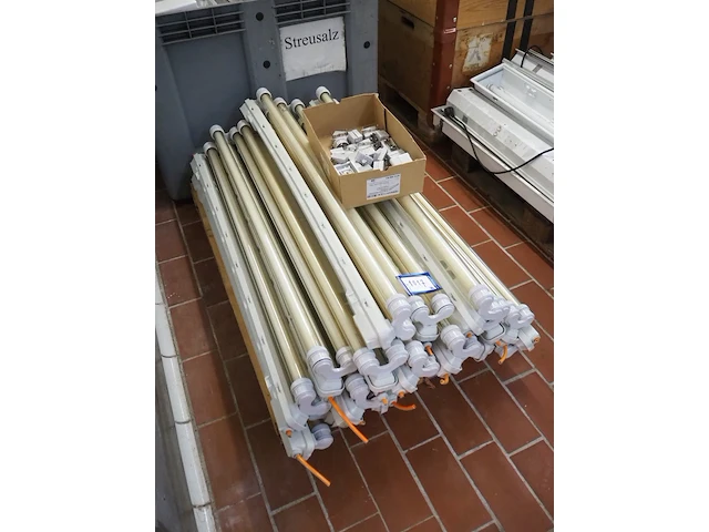 Nn light fixtures and ceiling tiles - afbeelding 3 van  15