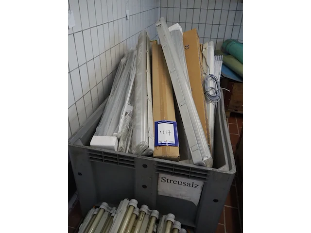 Nn light fixtures and ceiling tiles - afbeelding 7 van  15