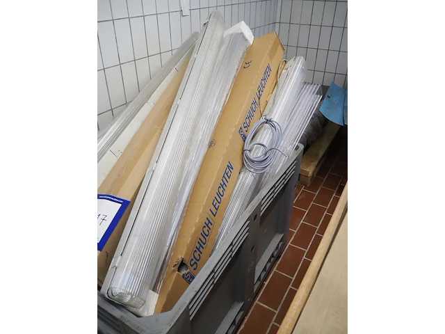 Nn light fixtures and ceiling tiles - afbeelding 8 van  15