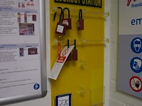 Nn lock in / lock out - afbeelding 1 van  2
