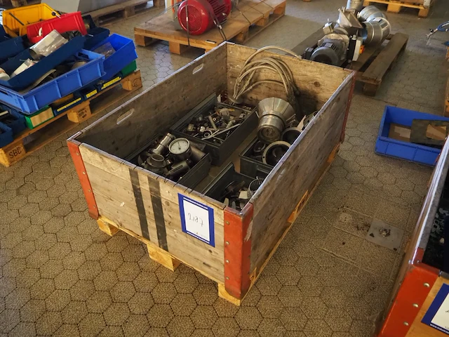 Nn machine parts - afbeelding 1 van  7