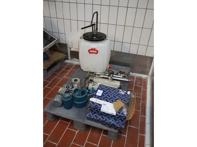 Nn machine parts - afbeelding 2 van  9