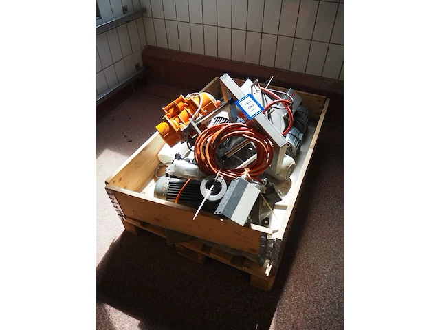 Nn machine parts - afbeelding 1 van  8