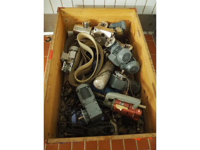Nn machine parts - afbeelding 3 van  6
