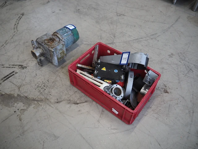 Nn machine parts - afbeelding 3 van  8