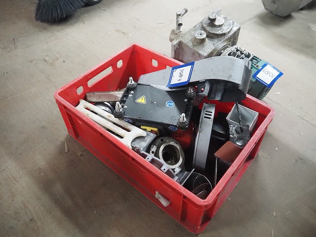 Nn machine parts - afbeelding 4 van  9