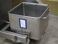 Nn meat bin - afbeelding 1 van  5