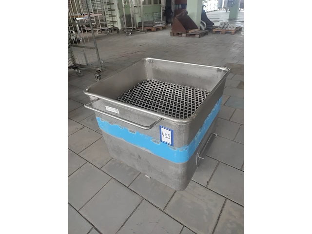 Nn meat bin - afbeelding 1 van  6
