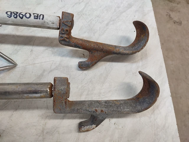 Nn meat hooks - afbeelding 2 van  2