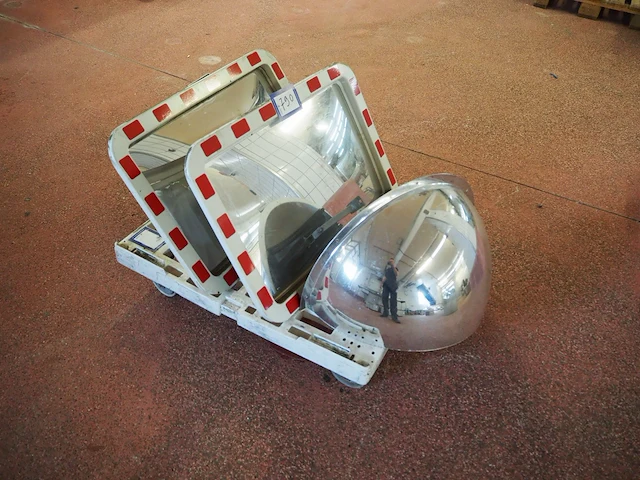 Nn mirrors - afbeelding 1 van  4