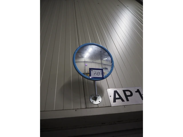Nn mirrors - afbeelding 1 van  4