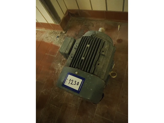 Nn motor - afbeelding 1 van  3