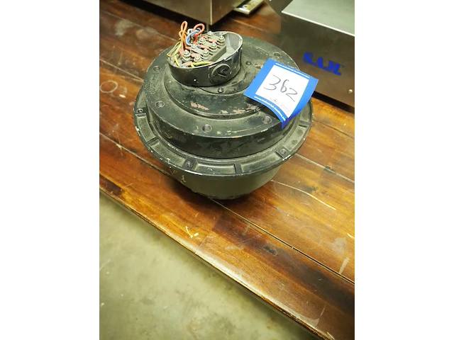 Nn motor - afbeelding 1 van  3