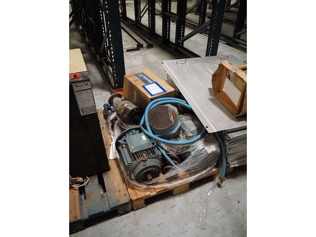Nn motors and valve - afbeelding 1 van  4