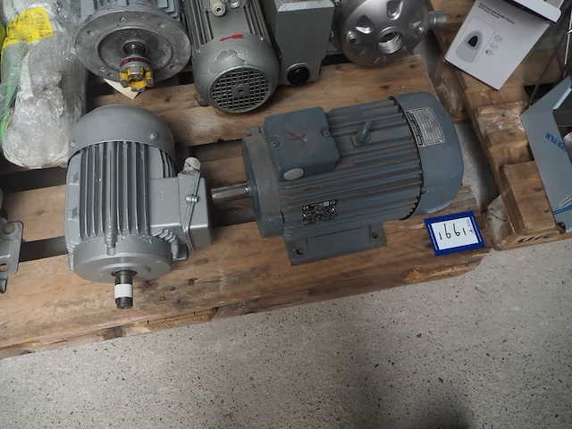 Nn motors, pumps and vacuum pumps - afbeelding 6 van  9