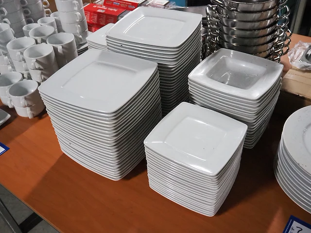Nn mugs and plates - afbeelding 5 van  5