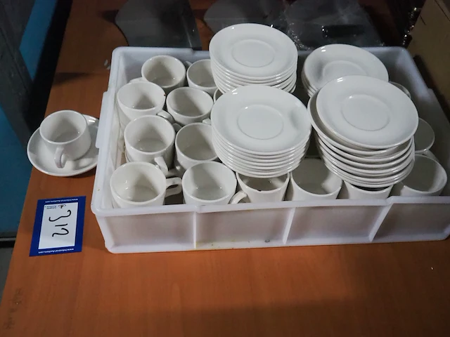 Nn mugs and plates - afbeelding 3 van  3