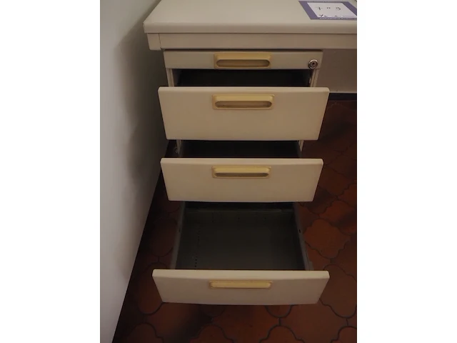 Nn office inventory - afbeelding 8 van  12