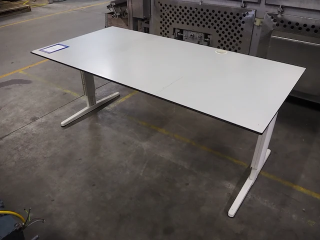 Nn office table - afbeelding 2 van  4