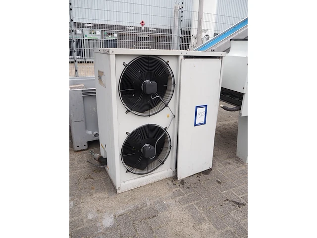 Nn outside airco unit - afbeelding 1 van  7