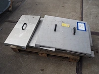 Nn pallet with parts - afbeelding 4 van  5