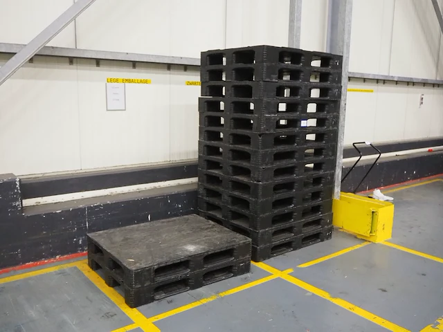 Nn pallets - afbeelding 1 van  3