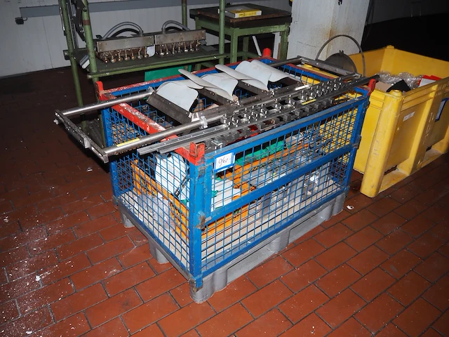 Nn parts for cup filling machine - afbeelding 1 van  4