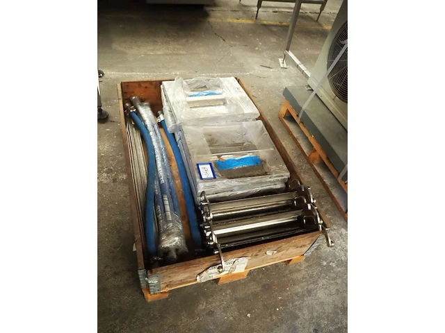 Nn parts for skinning machine - afbeelding 2 van  6