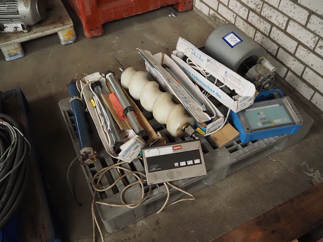 Nn parts - afbeelding 1 van  9