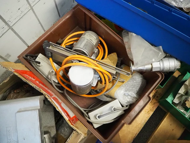 Nn parts - afbeelding 36 van  76