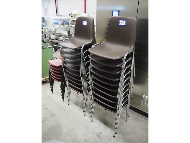 Nn plastic chairs - afbeelding 4 van  11