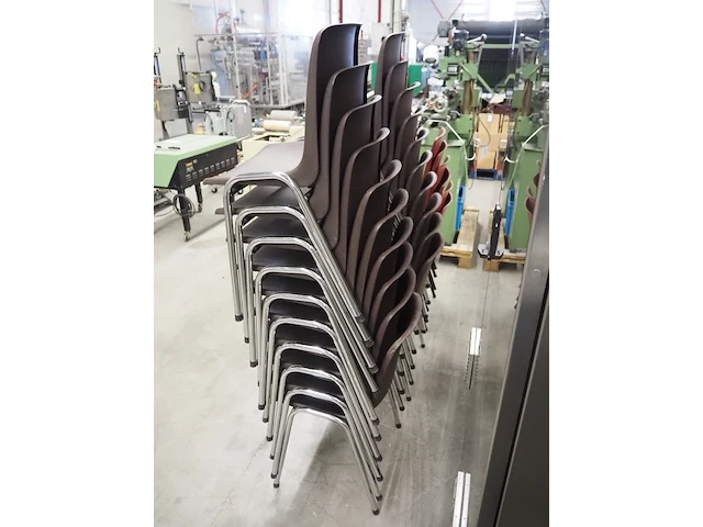 Nn plastic chairs - afbeelding 5 van  11