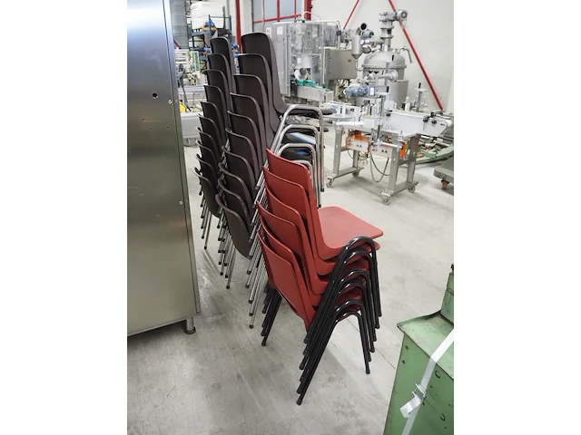 Nn plastic chairs - afbeelding 6 van  11