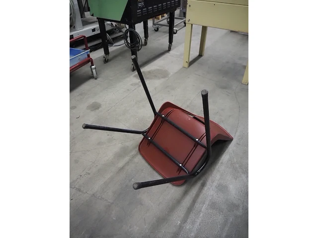 Nn plastic chairs - afbeelding 10 van  11