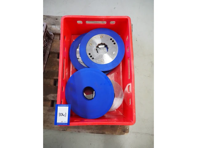 Nn plastic crate with discs - afbeelding 5 van  8