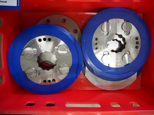 Nn plastic crate with discs - afbeelding 7 van  8
