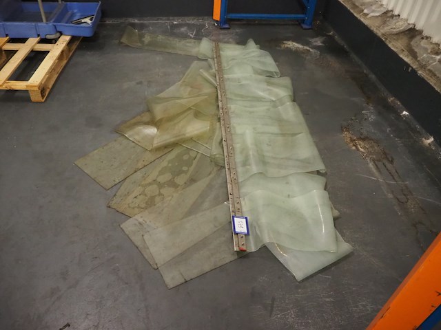 Nn plastic curtains - afbeelding 2 van  2