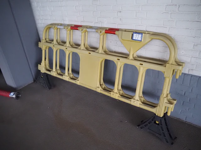Nn plastic fence - afbeelding 1 van  2