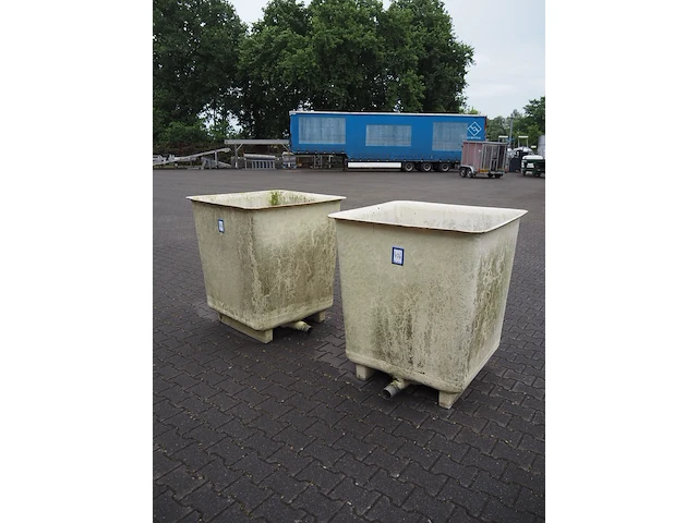 Nn plastic tubs - afbeelding 1 van  7