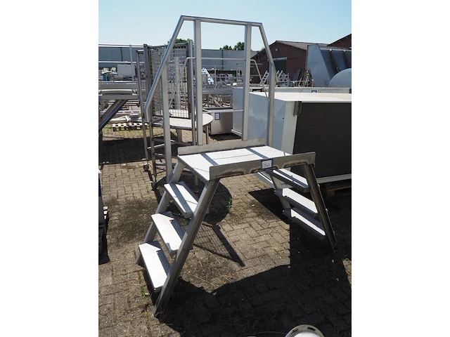Nn platform with stairs - afbeelding 2 van  7