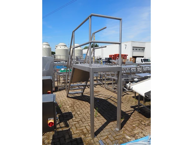 Nn platform with stairs - afbeelding 3 van  6