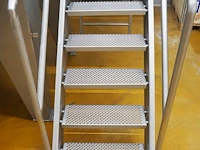 Nn platform with stairs - afbeelding 4 van  6