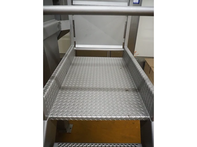 Nn platform with stairs - afbeelding 6 van  6