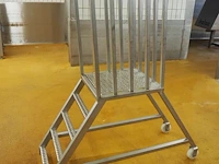 Nn platform with stairs - afbeelding 1 van  6