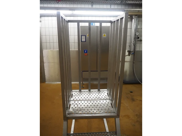 Nn platform with stairs - afbeelding 6 van  6